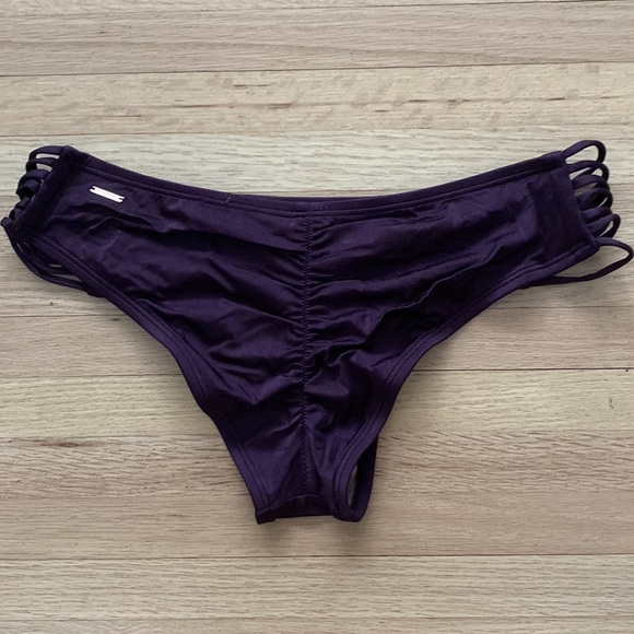 Victoria’s Secret Plum Coloured Ruched Bikini Swim Bottoms - Picture 2 of 5